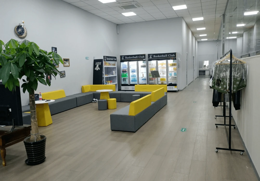如何在篮球表演赛中观察和发展个人技能_1